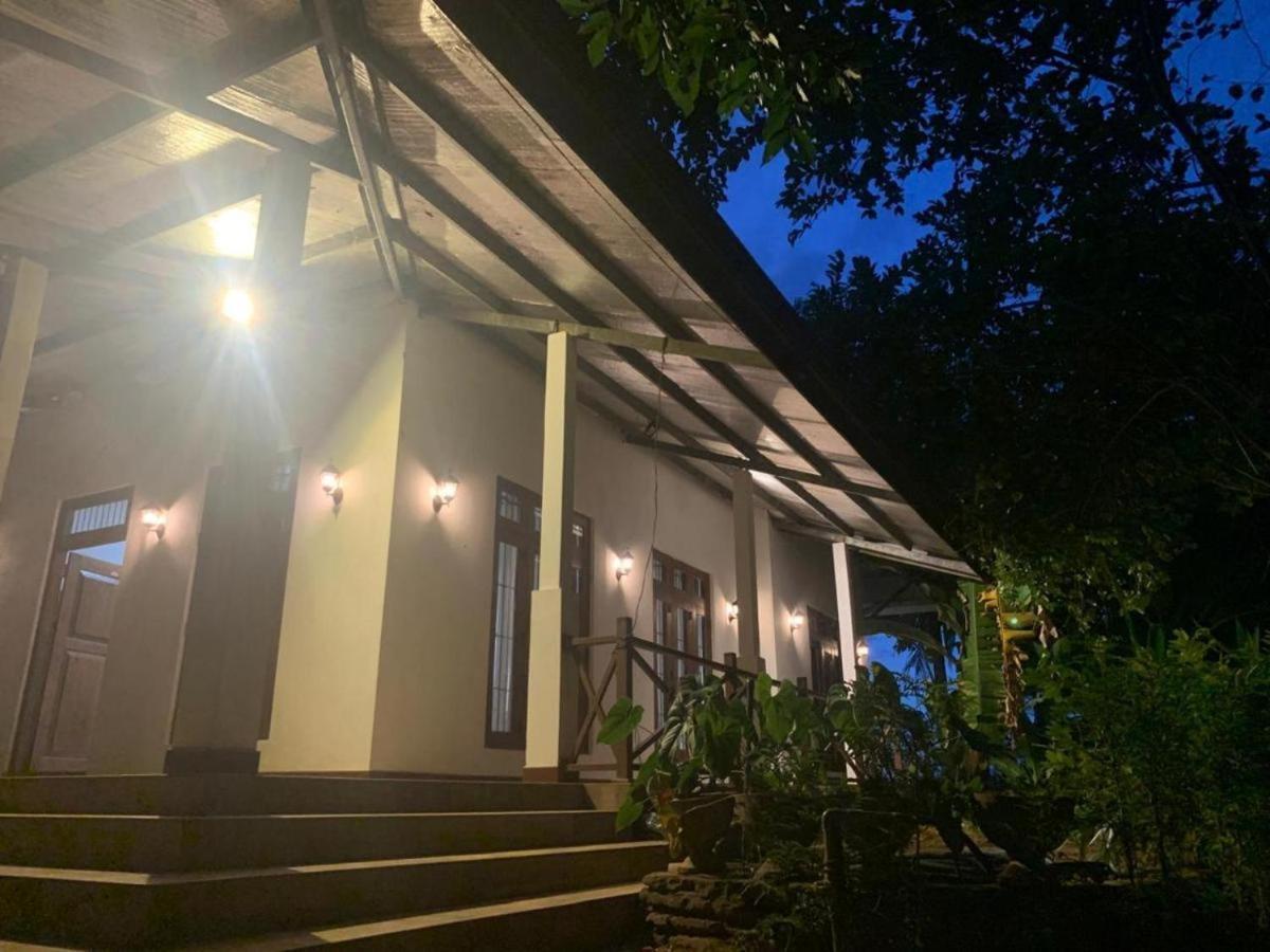 Anuradhapura Hotels Luaran gambar